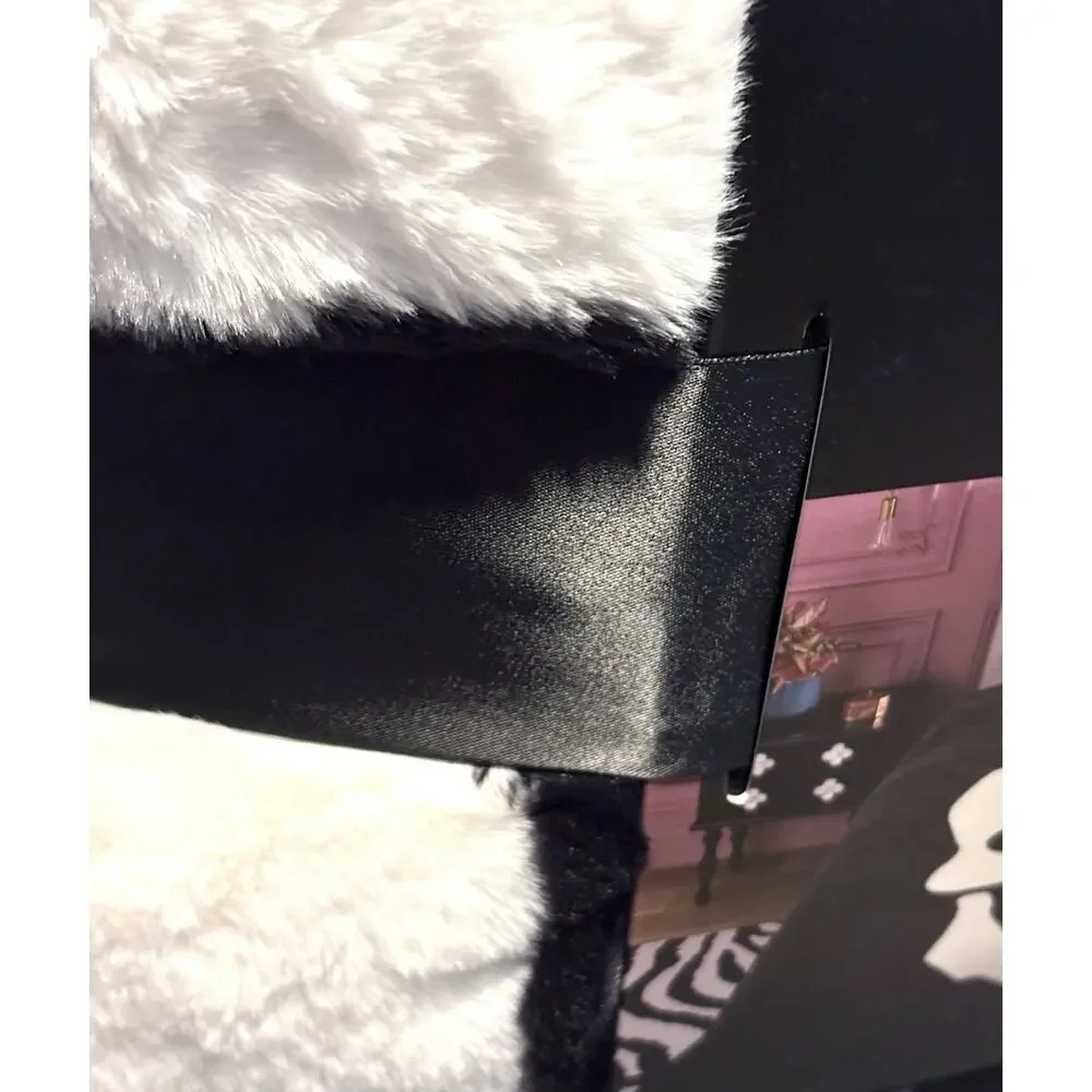 Christian Lacroix Full / Queen Faux Fur Blanket Skull Skeleton Halloween Goth - Picture 5 of 13